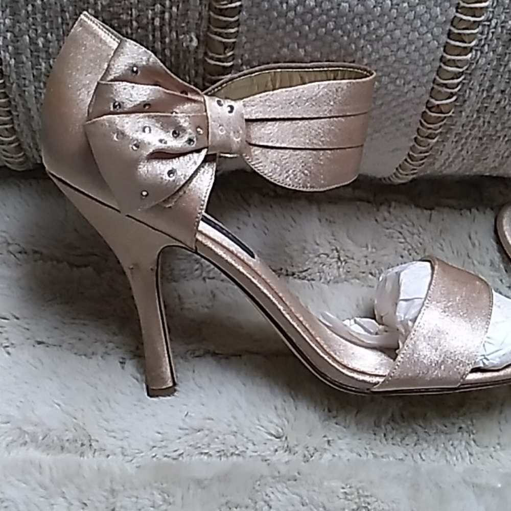 Shoes - Picture 2 of 2